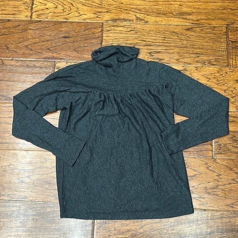 Anthropologie turtle neck shirt